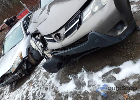 2014 Toyota Rav4 Le from USA, damaged, VIN 2T3BFREV2EW220811